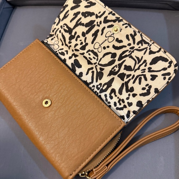 Jessica Simpson Tan and Cream Trifold Wristlet Wallet - Picture 4 of 7